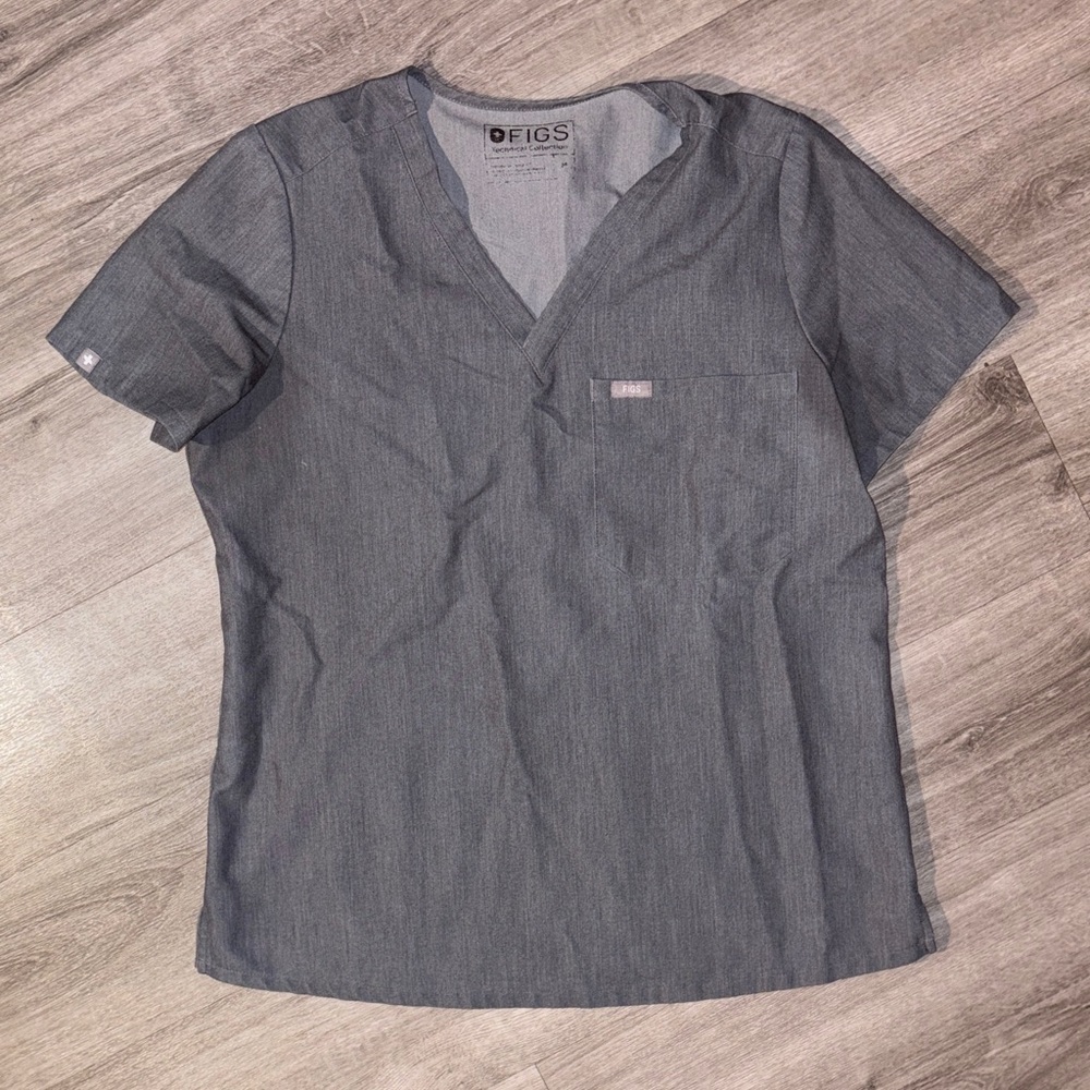 Figs Women's Heather Grey Scrub Top Medium